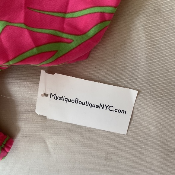 One n More Leaf Print Short Sleeve Top - Picture 9 of 11